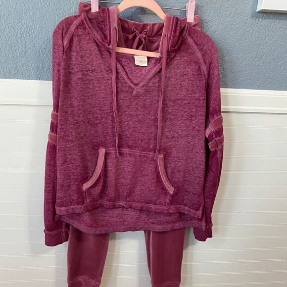 Jasmine & Ginger Wine Velvet/Fleece Loungewear Set - Picture 2 of 9